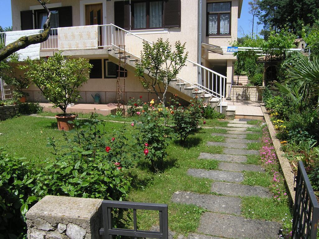 Apartments Ines Krk Town Extérieur photo