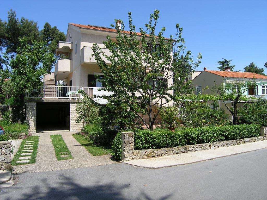 Apartments Ines Krk Town Extérieur photo