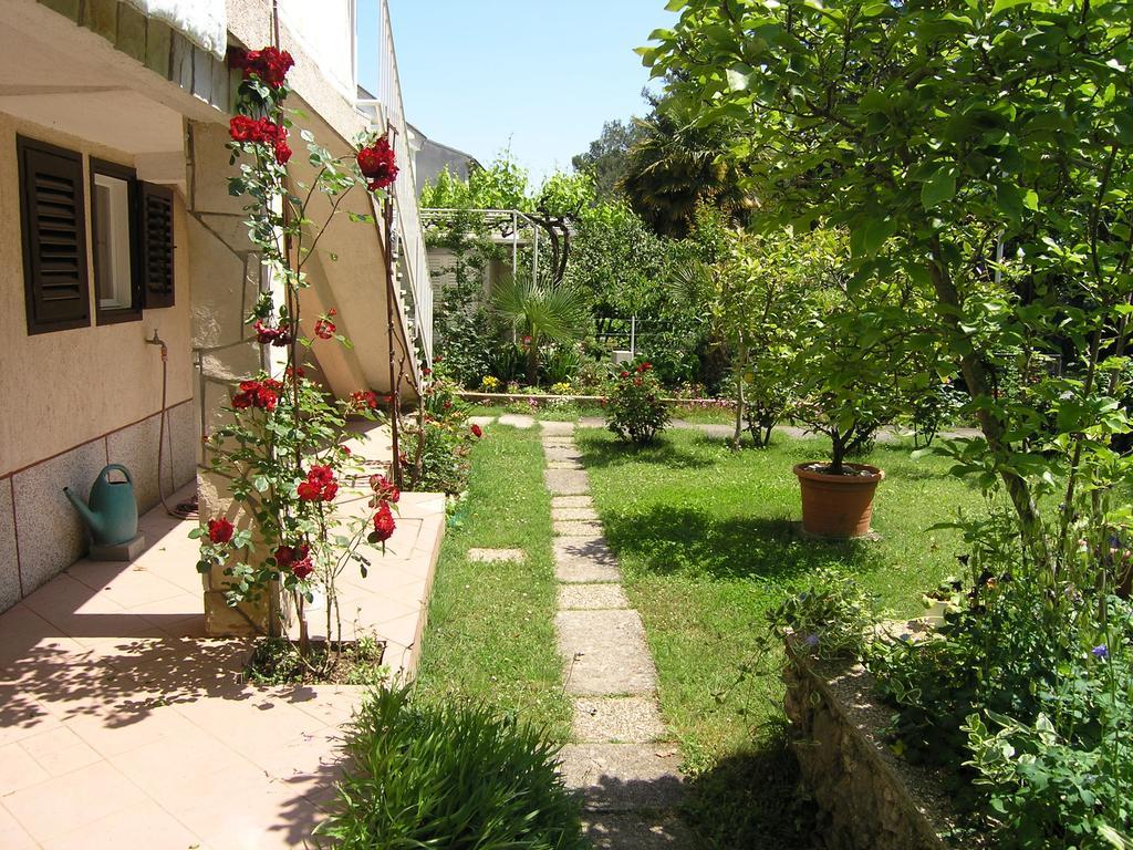 Apartments Ines Krk Town Extérieur photo