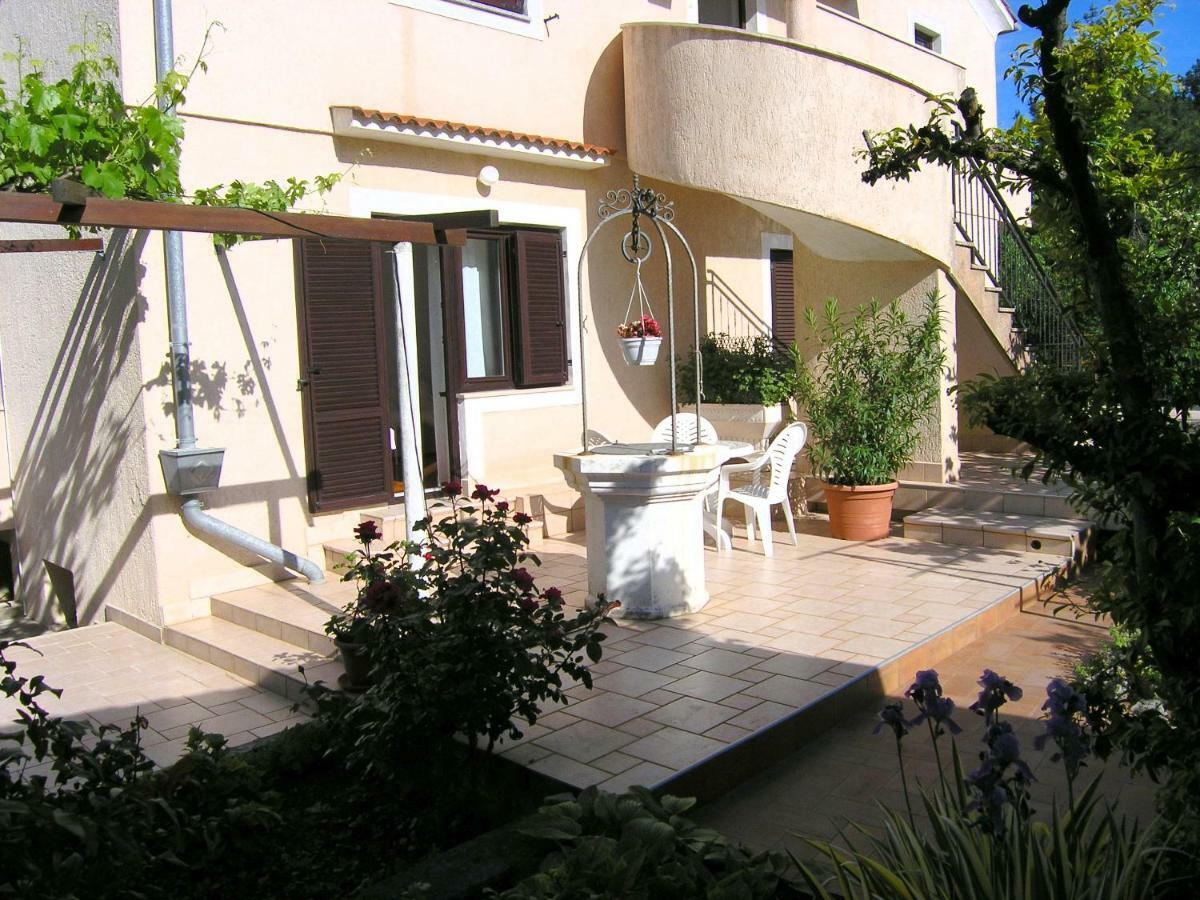 Apartments Ines Krk Town Extérieur photo